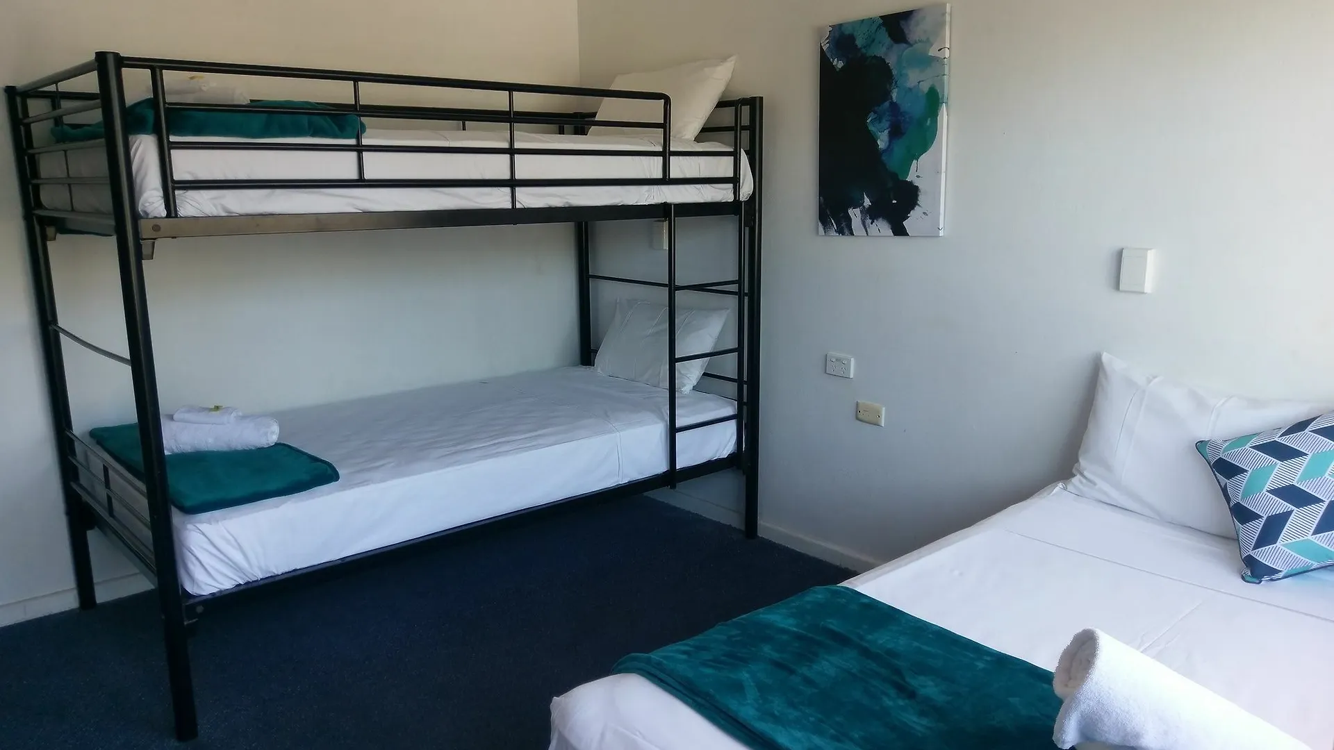 Bargara Beach Hotel Motel 3*,